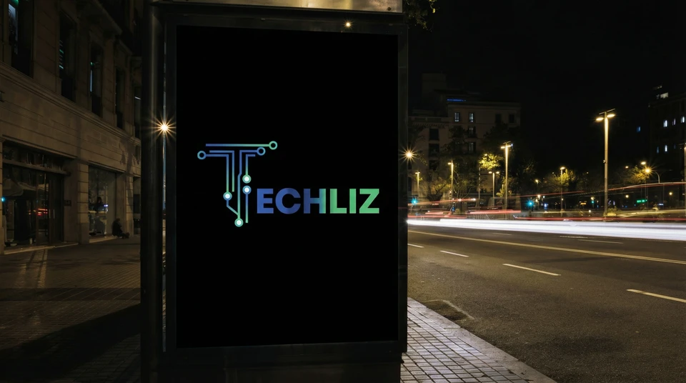 Intérieur de commerce avec personne tenant panneau circulaire "OPEN Welcome" suspendu par cordage